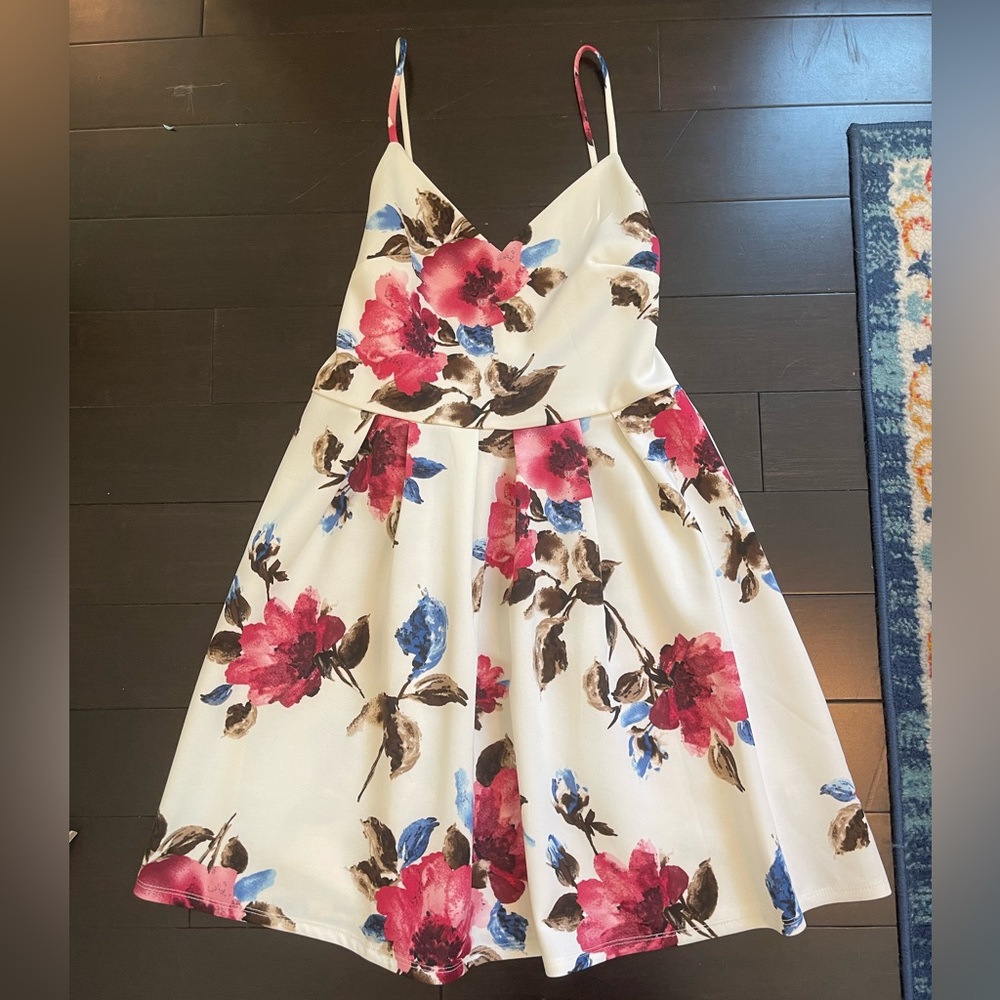Women’s Floral Dress size L
